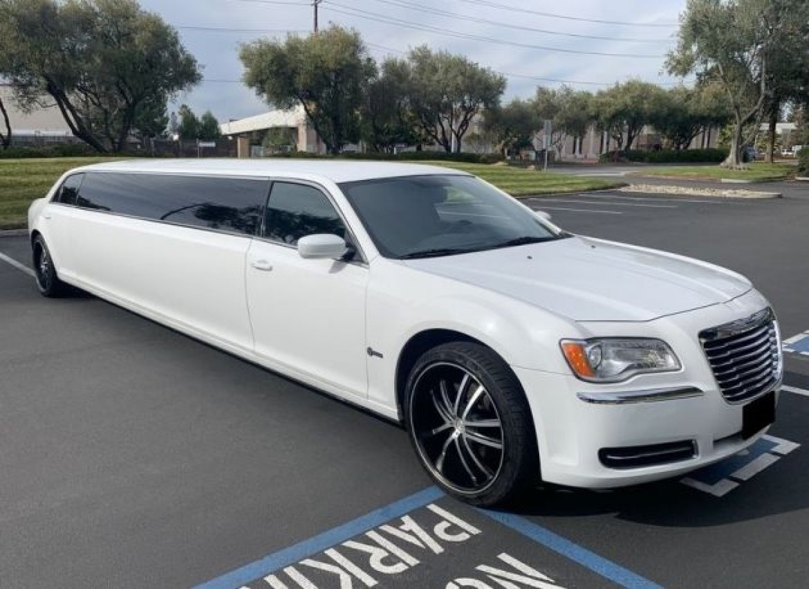 Limousine for sale: 2013 Chrysler 300 10-Passenger 140" by SPV