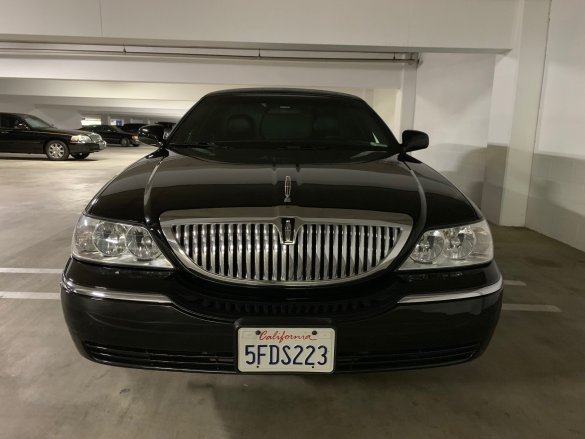 2004 Lincoln Town car Limousine for Sale in Newport Beach, CA - Main Photo