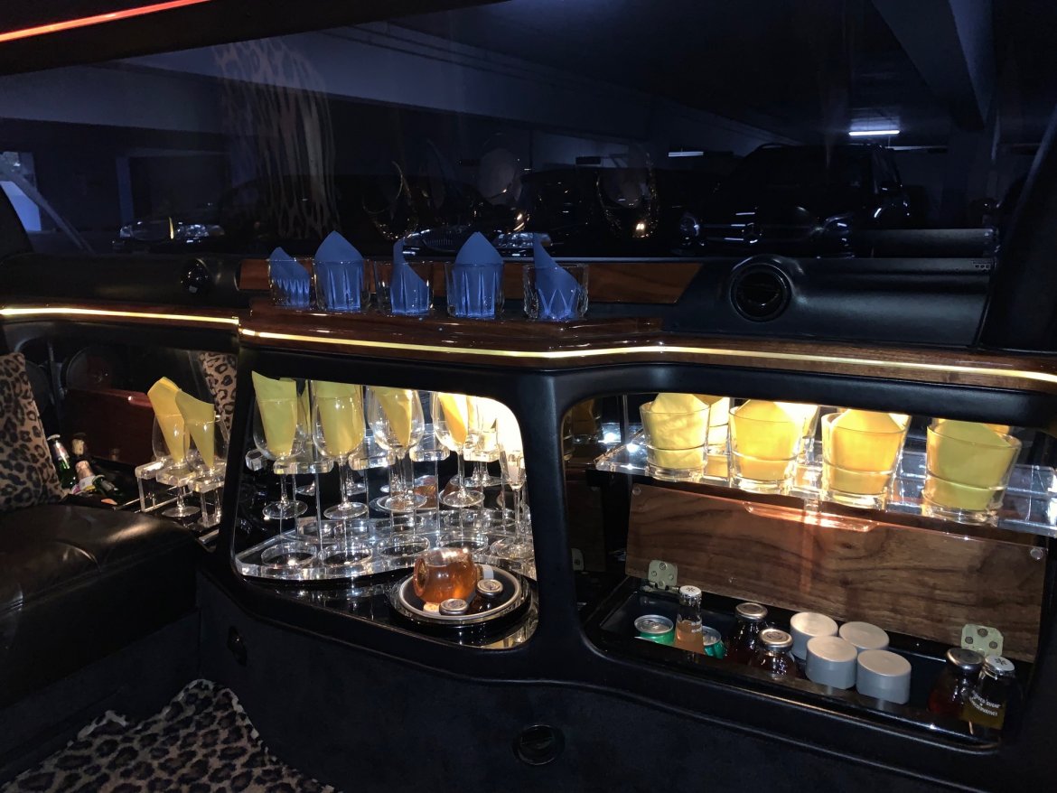Limousine for Sale in Newport Beach, CA - Photo 9