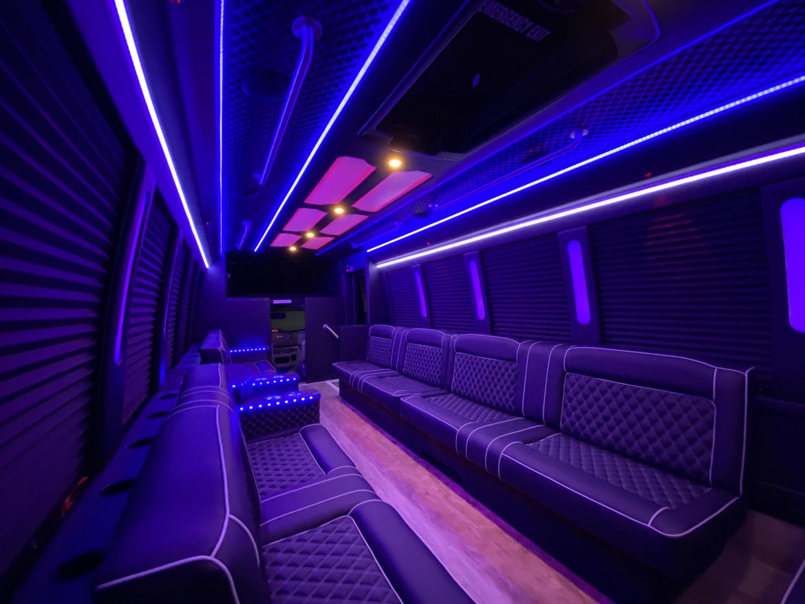 Limo Bus for Sale in Erie, PA - Photo 6