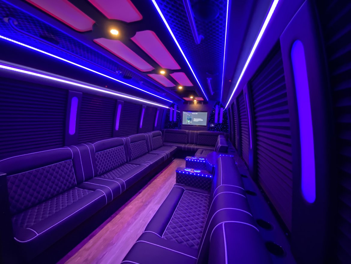 Limo Bus for Sale in Erie, PA - Photo 7