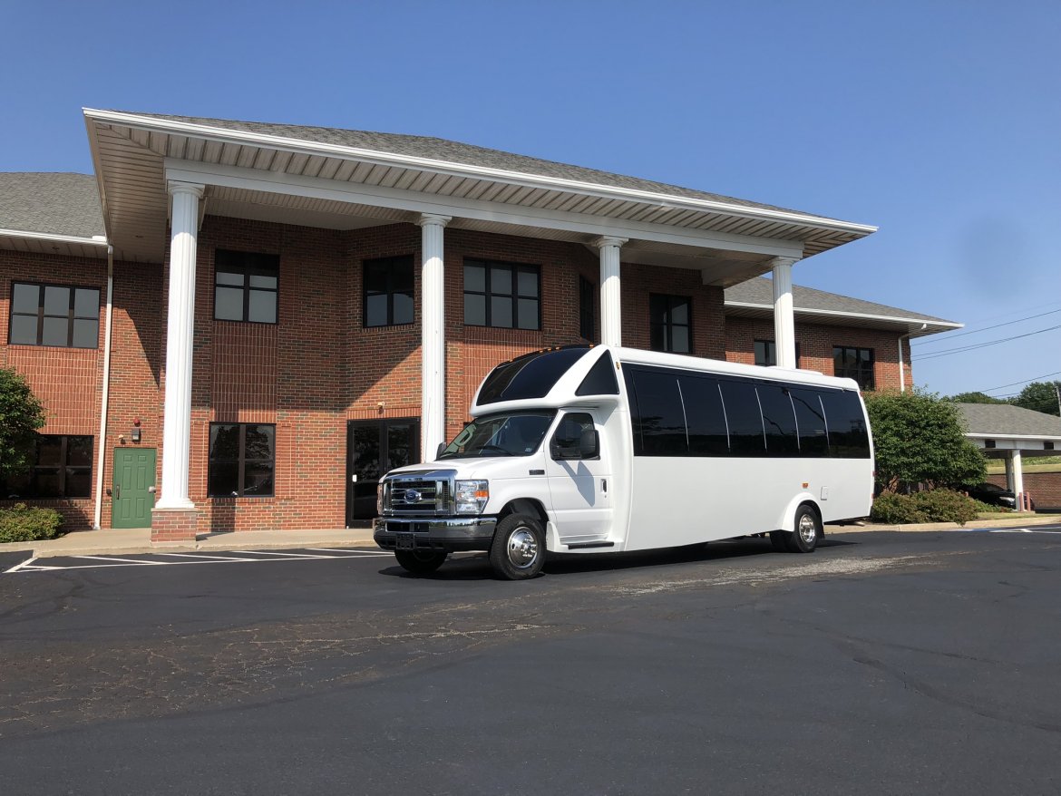 Limo Bus for Sale in Erie, PA - Photo 10