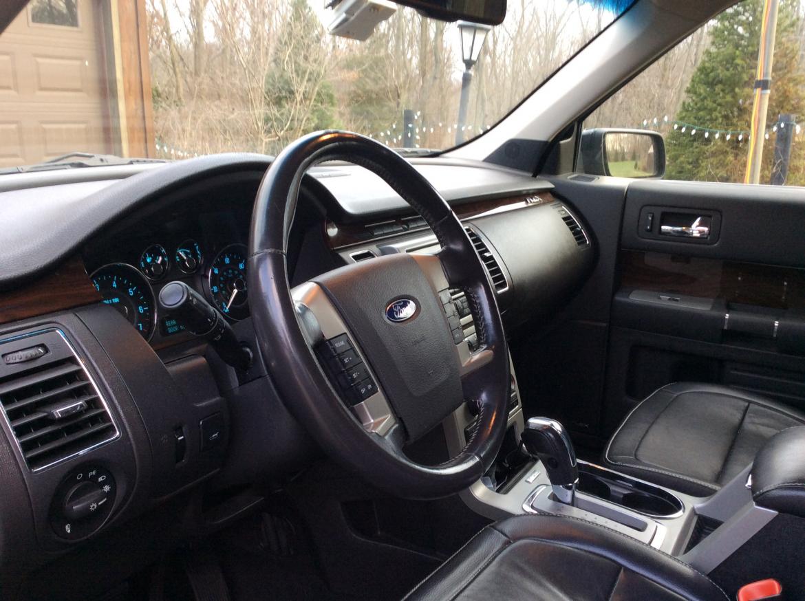 Photo of SUV for sale: 2011 Ford Flex