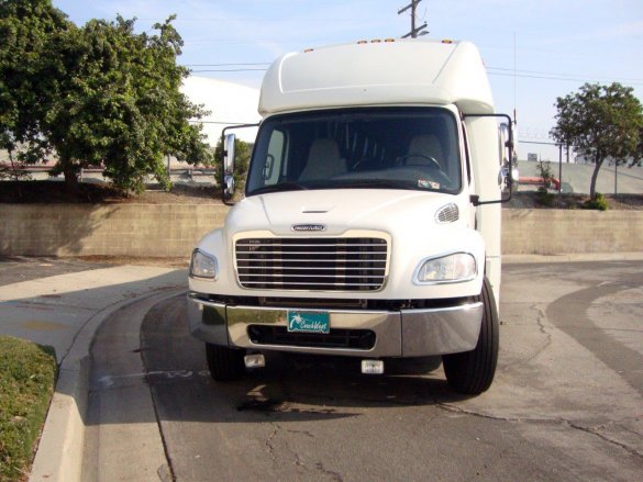 2017 Freightliner M2 106 Passenger Bus Shuttle Bus for Sale in Carson, CA - Photo 3