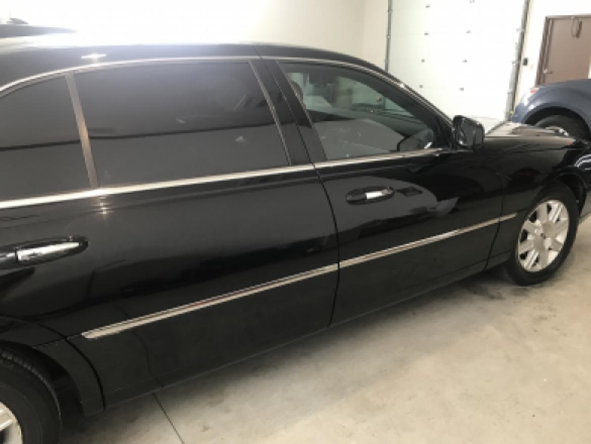 Photo of Sedan for sale: 2011 Lincoln Town Car Executive L