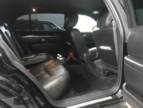 2011 Lincoln Town Car Executive L Sedan for Sale in Madison, WI - Photo 3
