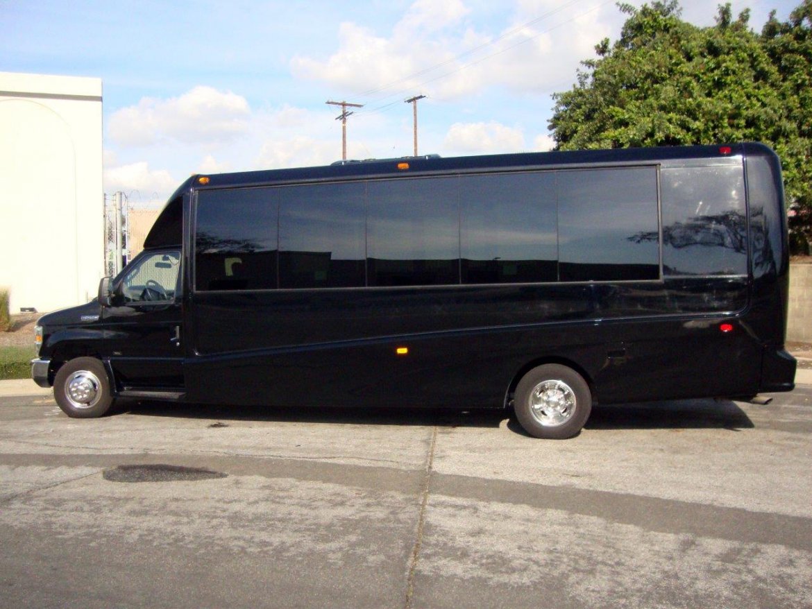 Limo Bus for Sale in Carson, CA - Photo 5