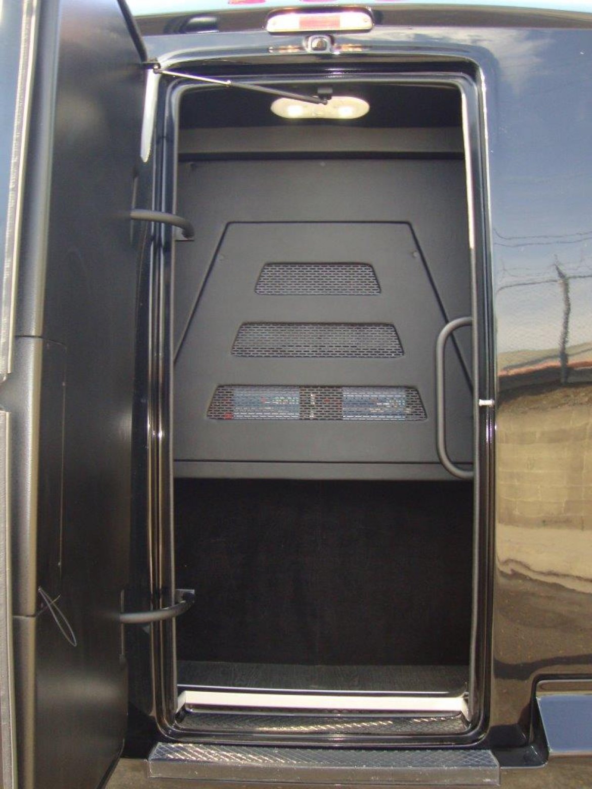 Limo Bus for Sale in Carson, CA - Photo 8
