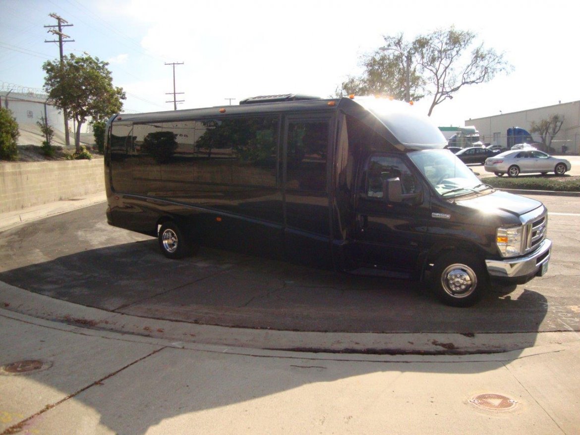 Limo Bus for Sale in Carson, CA - Photo 12