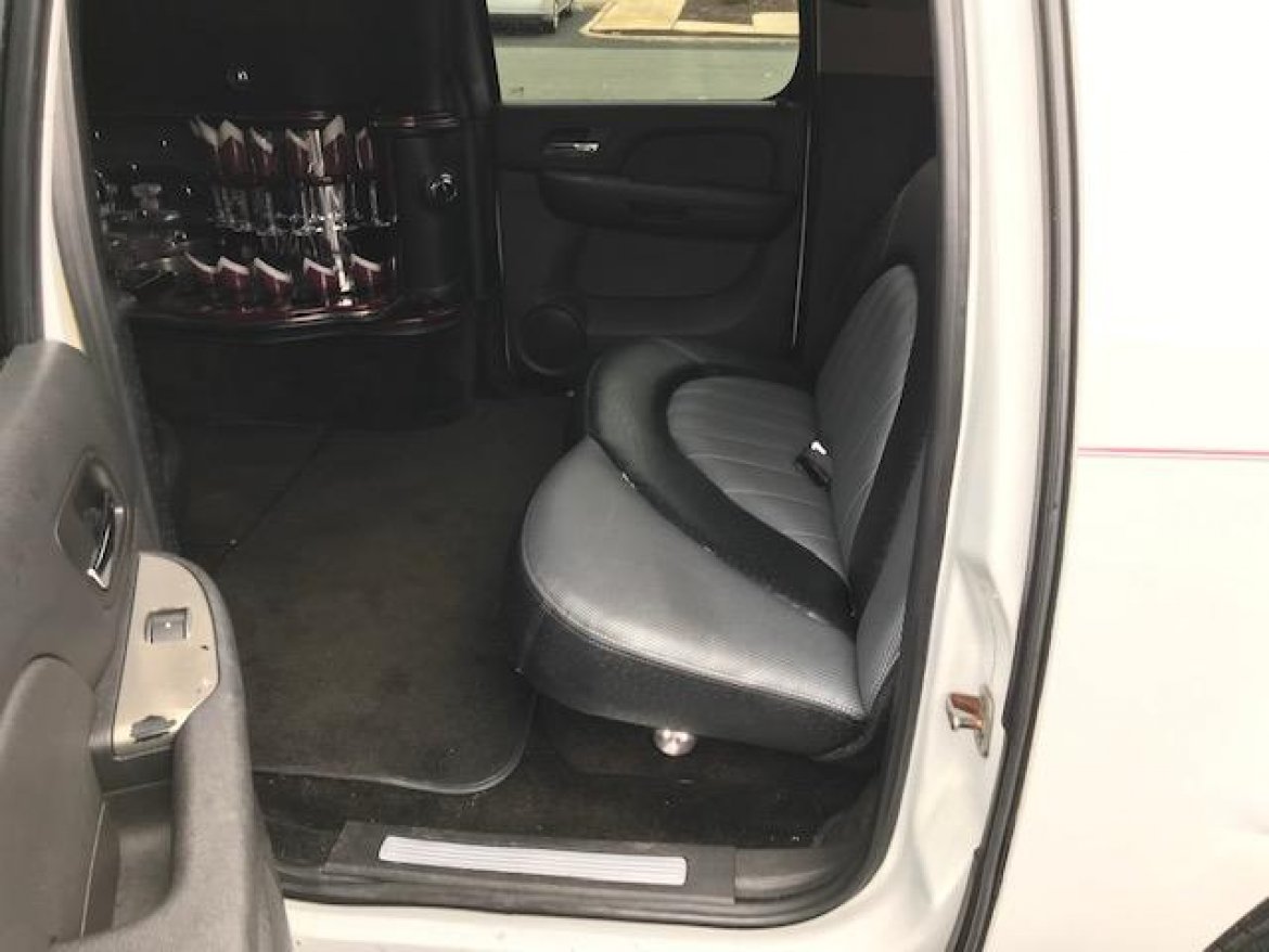 SUV Stretch for Sale in Oaklyn, NJ - Photo 4
