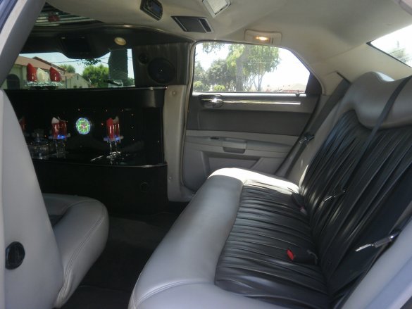 2006 Chrysler 300 Limousine for Sale in los angeles, CA - Photo 2