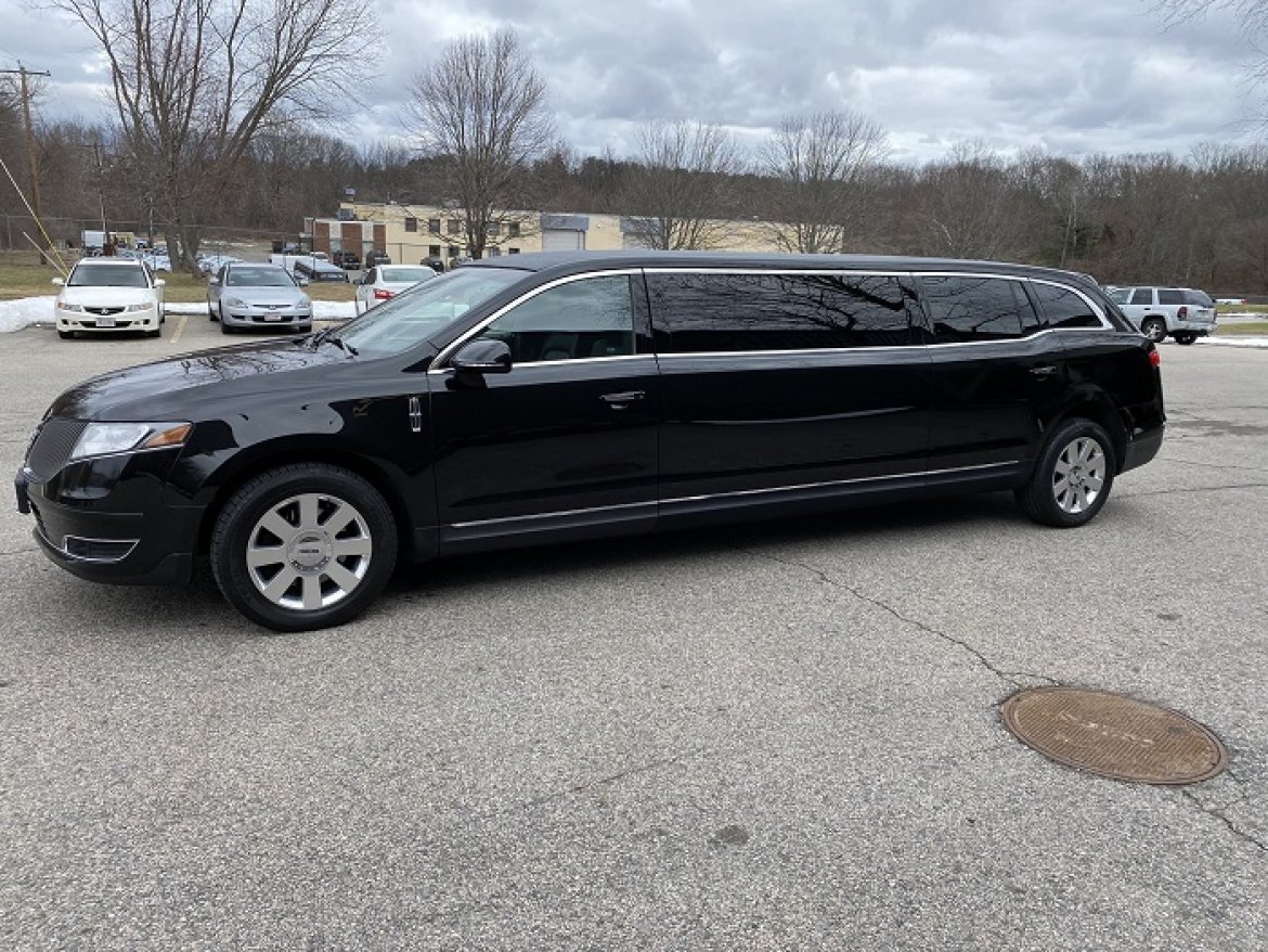 Limousine for Sale in Haverhill, MI - Photo 4