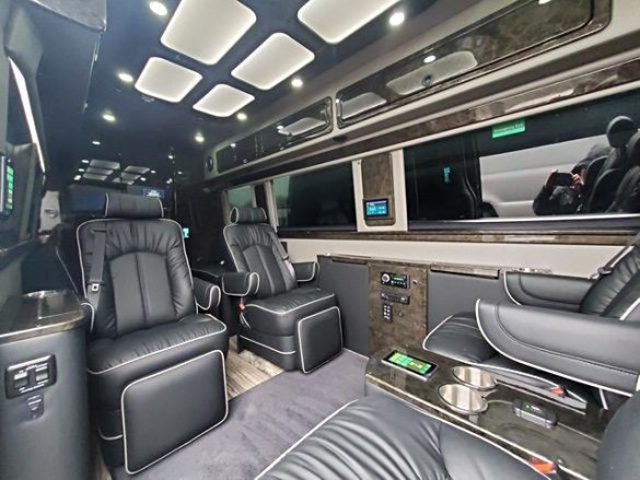 2019 Mercedes-Benz 3500 Super Single Sprinter for Sale in Oaklyn, NJ - Main Photo