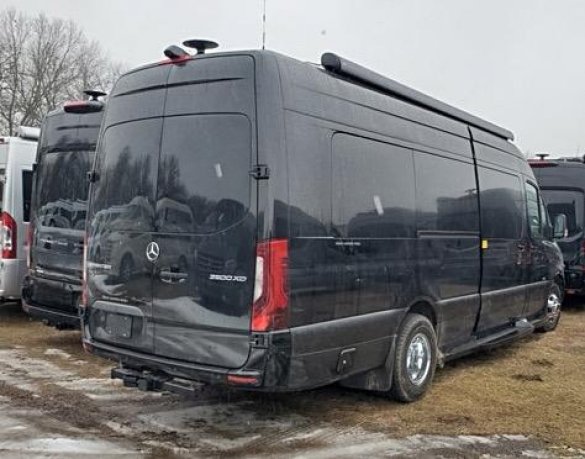2019 Mercedes-Benz 3500 Super Single Sprinter for Sale in Oaklyn, NJ - Photo 3