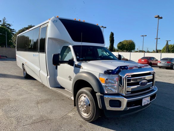 2016 Ford F550 Executive Shuttle for Sale in Riverside, CA - Photo 3