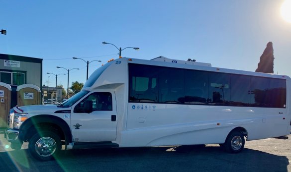 2016 Ford F550 Executive Shuttle for Sale in Riverside, CA - Photo 2