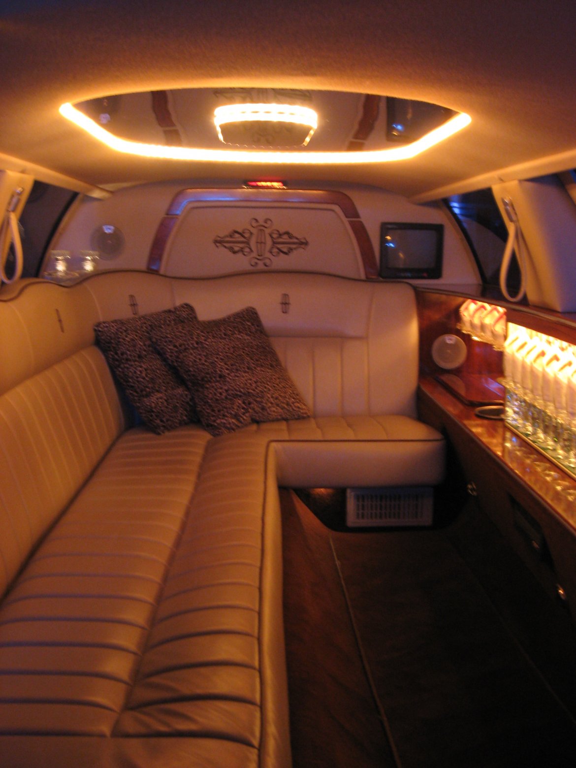 Limousine for Sale in Alexis, IL - Photo 9