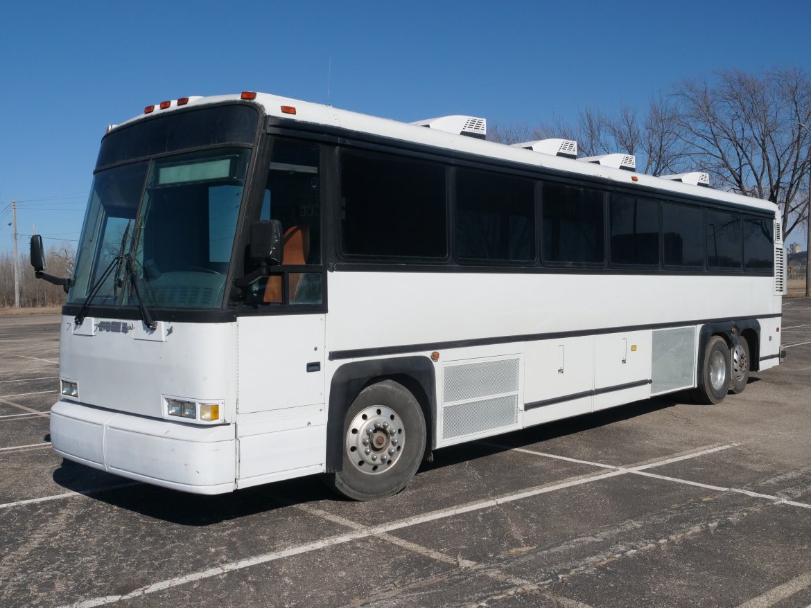 Limo Bus for sale: 1992 MCI Coach 45"