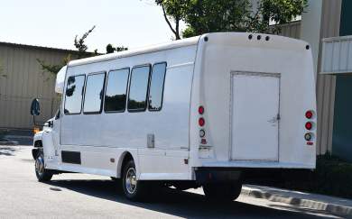 2007 Chevrolet 5500 Shuttle Bus for Sale in Fontana, California, US - Photo 3