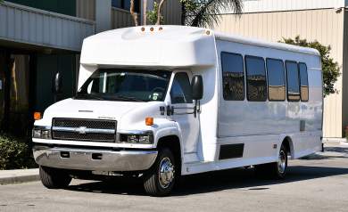 2007 Chevrolet 5500 Shuttle Bus for Sale in Fontana, California, US - Photo 4