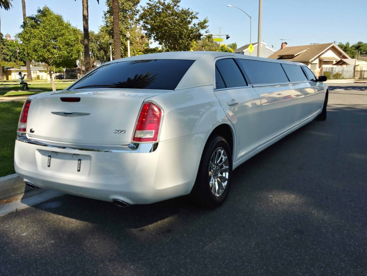 Limousine for Sale in LOS ANGELES, CA - Photo 4