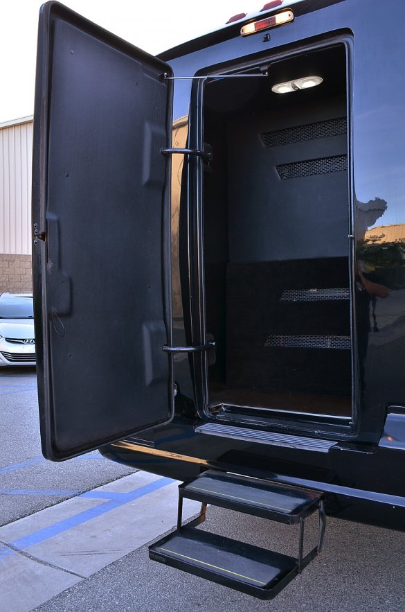 2015 Ford E-450 Limo Bus for Sale in Fontana, CA - Photo 3