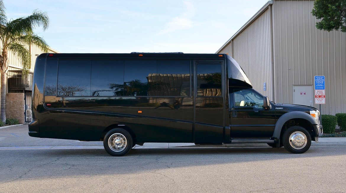 Limo Bus for Sale in Fontana, CA - Photo 4