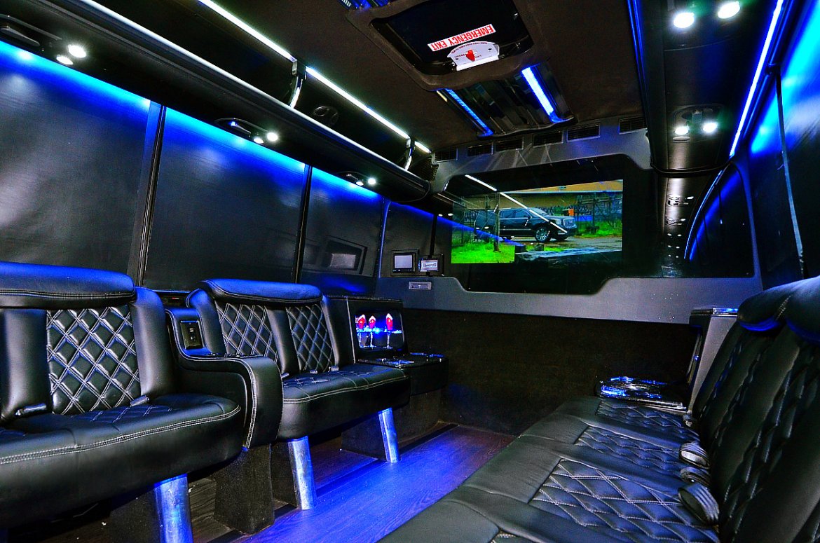 Limo Bus for Sale in Fontana, CA - Photo 11