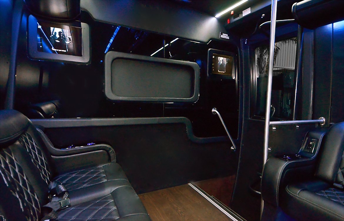Limo Bus for Sale in Fontana, CA - Photo 13