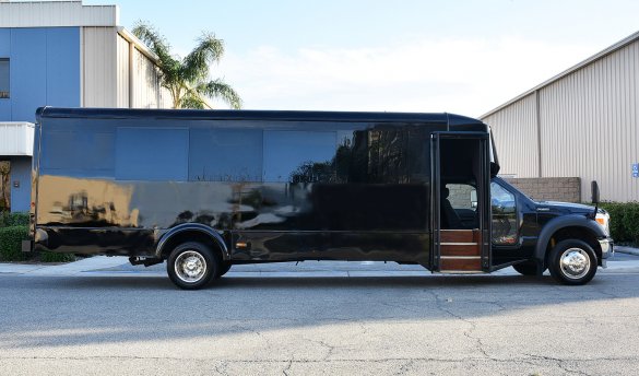 2012 Ford F-550 Limo Bus for Sale in Fontana, CO - Photo 2