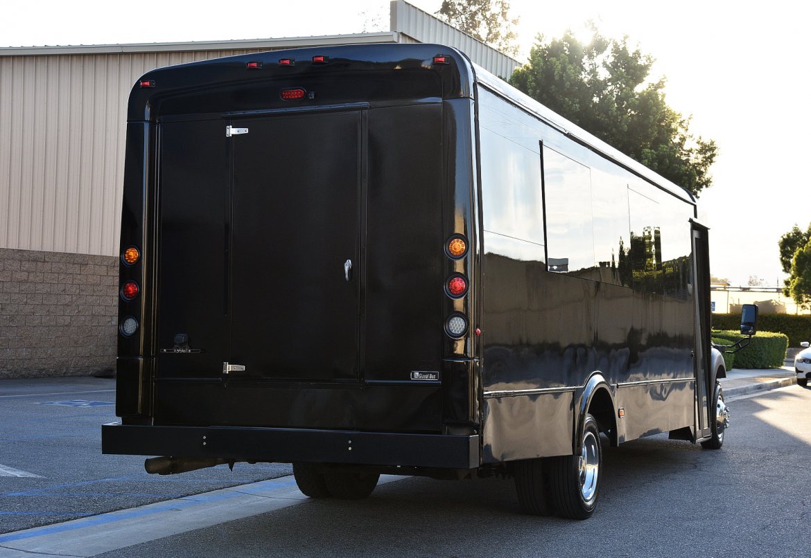 Limo Bus for Sale in Fontana, CO - Photo 4