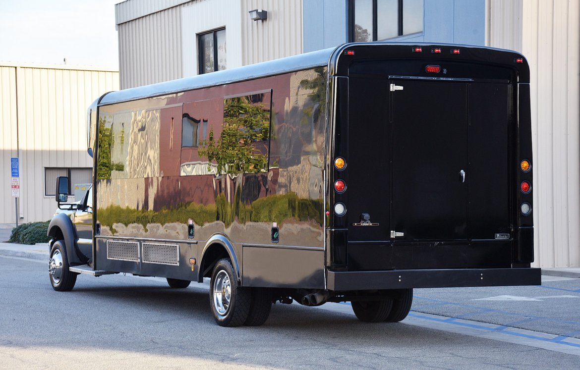 Limo Bus for Sale in Fontana, CO - Photo 8
