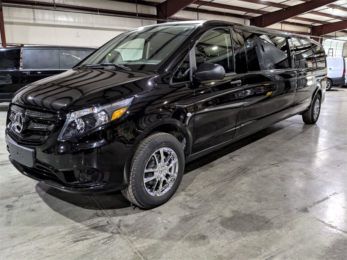 2019 Springfield Coach  Mercedes-Benz V-Class  Limousine - Photo 2