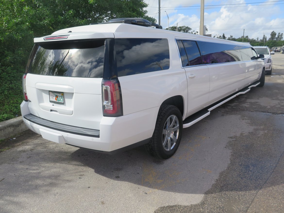 2017 Specialty Passenger Vehicles GMC Yukon SUV Stretch - Photo 2