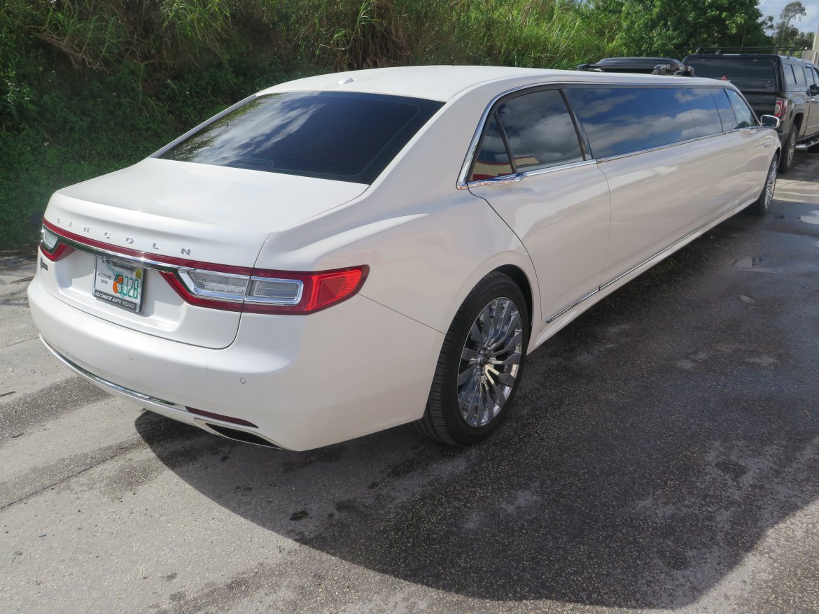 2017 Secialty Passenger Vehicles Lincoln Continental Limousine - Photo 2