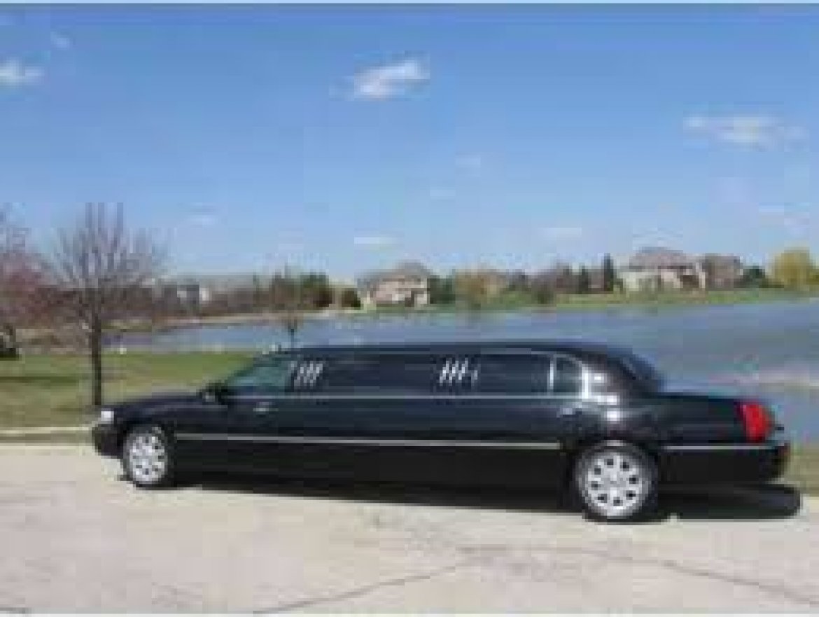 Limousine for sale: 2011 Lincoln Towncar 120" by Krystal