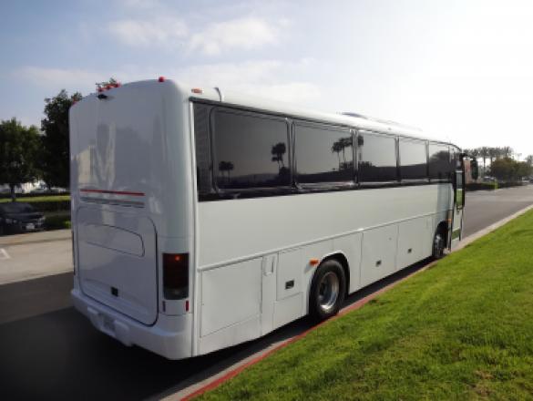 2001 MCI 35 Foot Luxury Limousine Coach 35 Passenger Motorcoach for Sale in Irvine, CA - Photo 3