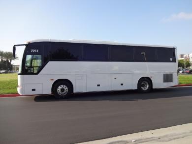 2001 MCI 35 Foot Luxury Limousine Coach 35 Passenger Motorcoach for Sale in Irvine, California, US - Photo 4