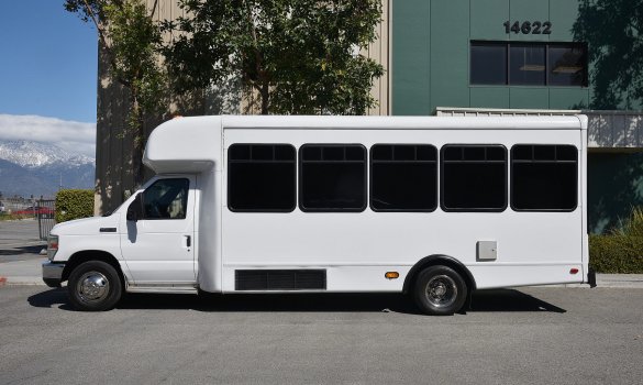 2008 Ford E-450 Limo Bus for Sale in Fontana, CA - Photo 3