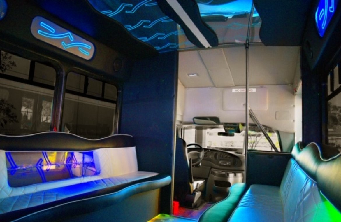 Limo Bus for Sale in Fontana, CA - Photo 11