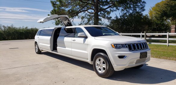 2017 Jeep Cherokee Limousine for Sale in Houston, TX - Main Photo
