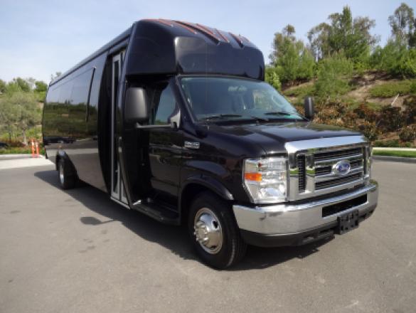 2017 FORD E-450 Limo Bus for Sale in Irvine, CA - Photo 3