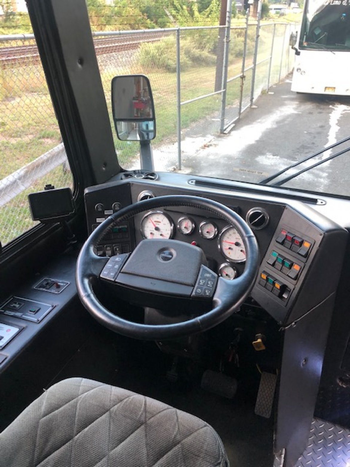 Limo Bus for Sale in Hillside, NJ - Photo 13