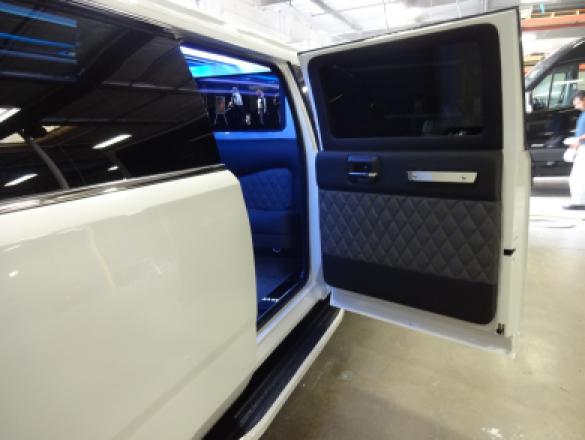 2017 GMC YUKON XL SUV Stretch for Sale in Irvine, CA - Photo 2