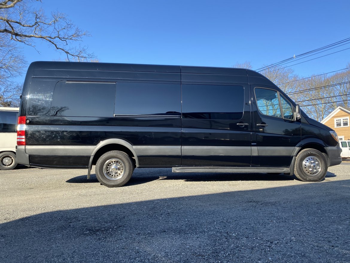 2015 Royale Mercedes-Benz Sprinter Van - Photo 3