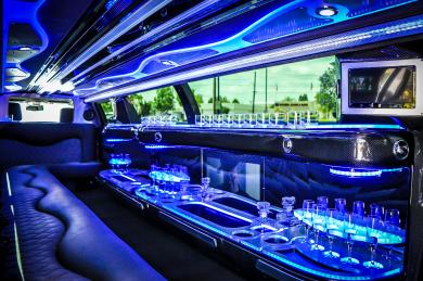 2014 Chrysler 300 - 140 Inch 5th Door Limousine for Sale in Irvine, California, US - Photo 4