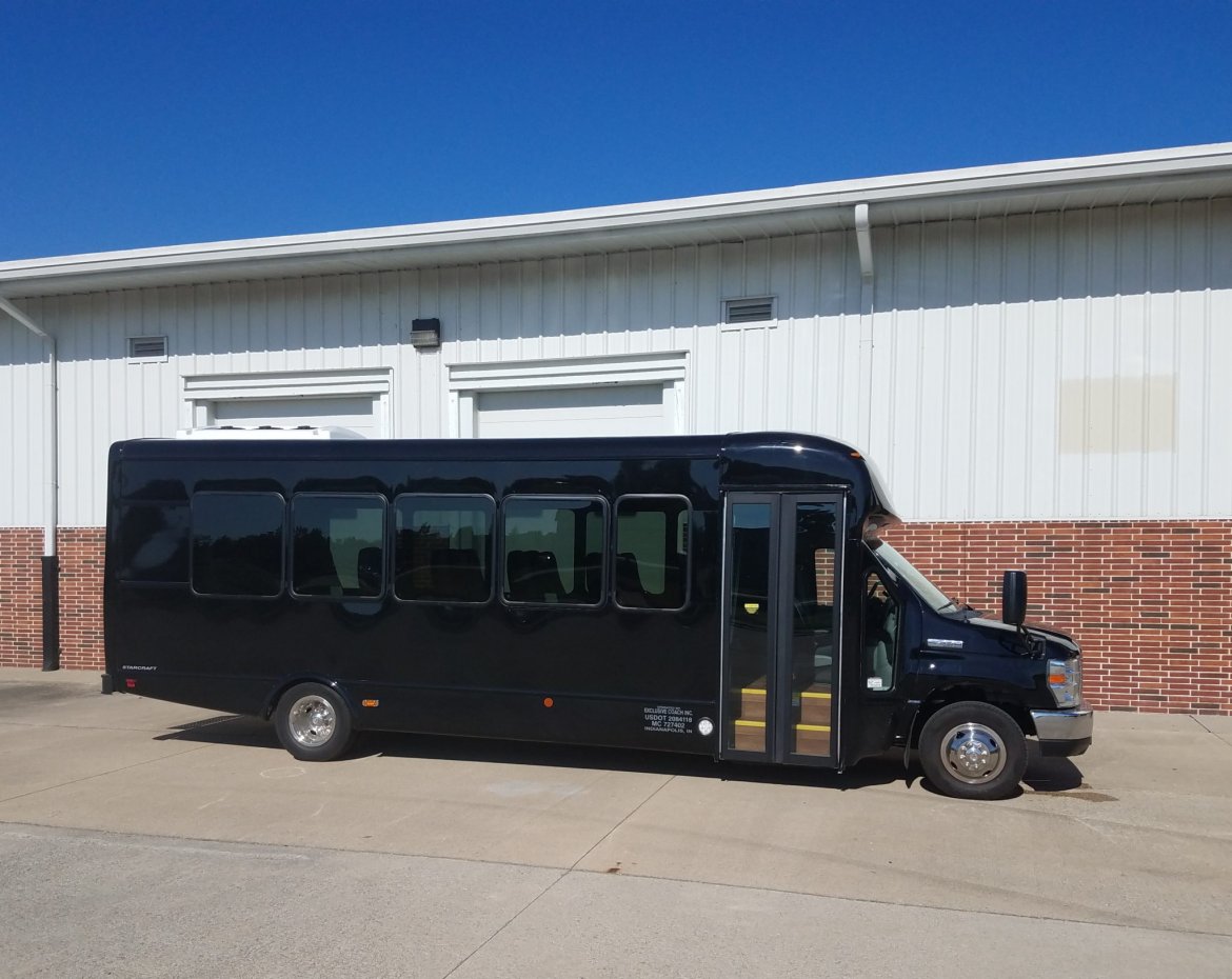 Shuttle Bus for sale: 2016 Ford E-450 by Starcraft