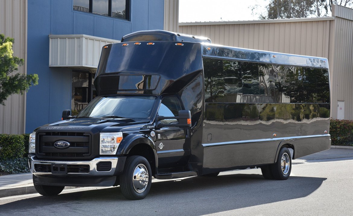 2013 Tiffany Ford F-550 Shuttle Bus - Photo 4
