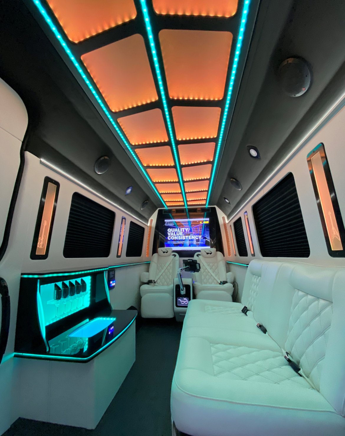 LGE Coachworks CEO Mercedes Sprinter Mobile Office - Photo 2