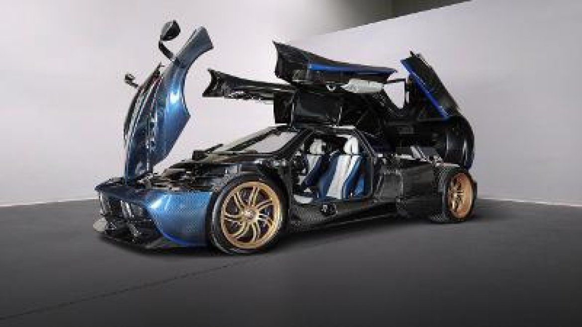 Exotic for sale: 2017 Pagani Huayra by Pagani